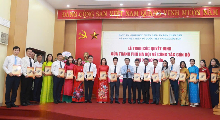 Phó Chủ tịch UBND Thành phố Nguyễn Trọng Đông trao Quyết định tại 3 xã: Sóc Sơn, Nội Bài, Kim Anh- Ảnh 3.