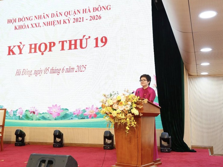 HĐND quận Hà Đông tổ chức thành công kỳ họp giữa năm 2025- Ảnh 3.