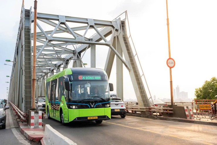 Hà Nội: Khai trương tuyến buýt điện số 43 Kim Mã - Trung tâm Triển lãm quốc gia (Đông Anh)- Ảnh 1.