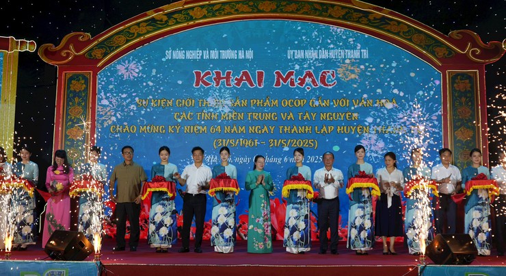 Hà Nội giới thiệu sản phẩm OCOP gắn với văn hóa các tỉnh miền Trung và Tây Nguyên- Ảnh 1.