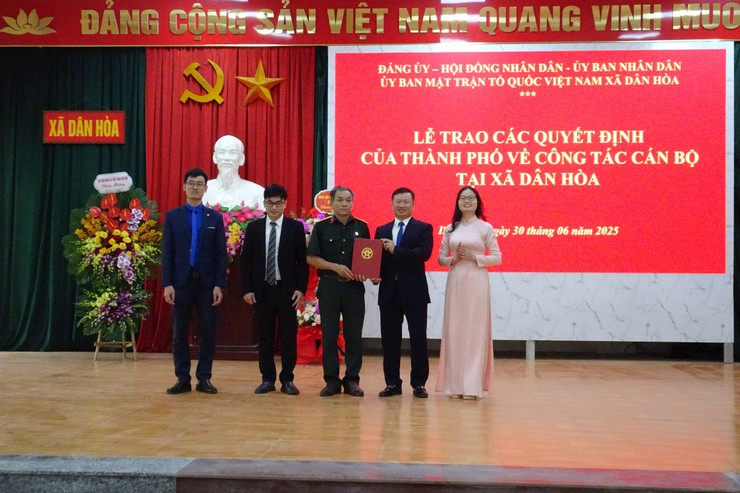 Đồng chí Mai Xuân Trường giữ chức Bí thư Đảng ủy xã Dân Hòa nhiệm kỳ 2025-2030- Ảnh 2.