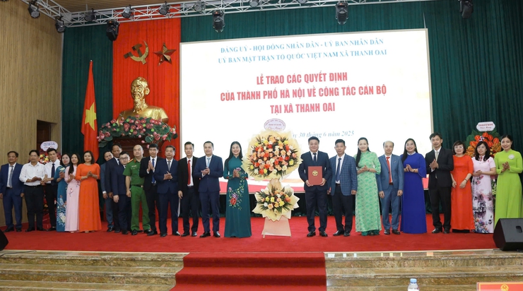 Đồng chí Bùi Hoàng Phan được chỉ định giữ chức Bí thư Đảng ủy, Chủ tịch HĐND xã Thanh Oai- Ảnh 5.