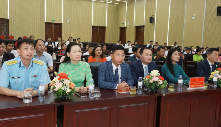 Đồng chí Bùi Hoàng Phan được chỉ định giữ chức Bí thư Đảng ủy, Chủ tịch HĐND xã Thanh Oai- Ảnh 1.