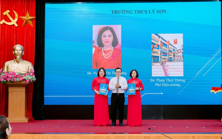 Phường Việt Hưng công bố các quyết định thành lập trạm y tế, tổ chức lại các cơ sở giáo dục công lập- Ảnh 3.