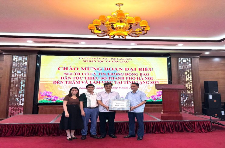 Đoàn đại biểu Người có uy tín trong đồng bào dân tộc thiểu số thành phố Hà Nội đi học tập kinh nghiệm công tác dân tộc, tôn giáo, cải cách hành chính trong lĩnh vực công tác dân tộc, tôn giáo tại một số tỉnh Đông Bắc năm 2025- Ảnh 2.