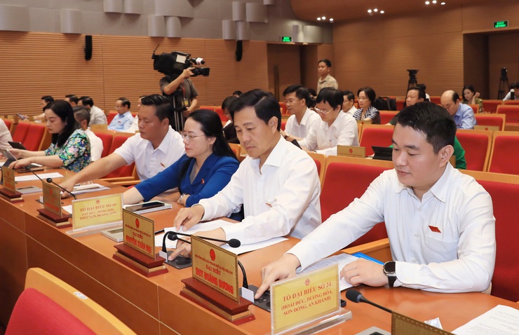 Hanoi approves incentive policies for waste recycling activities- Ảnh 2.