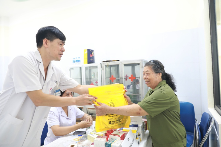 Phường Yên Sở: Tri ân, chăm sóc người có công dịp kỷ niệm 27/7- Ảnh 3.