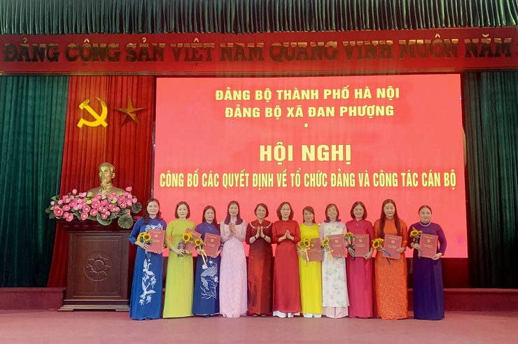 Xã Đan Phượng công bố các Quyết định về tổ chức Đảng và công tác cán bộ- Ảnh 3.