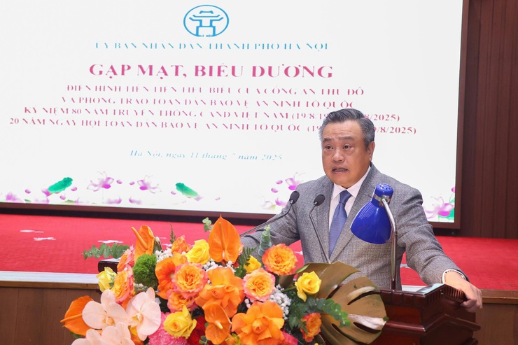 Hà Nội gặp mặt, biểu dương 250 gương điển hình tiên tiến Công an Thủ đô- Ảnh 2.