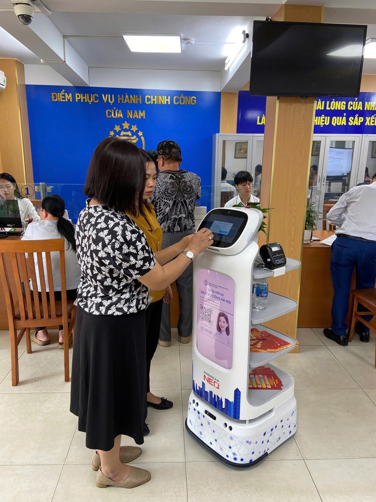 Triển khai mô hình “ROBOT thông minh hỗ trợ, phục vụ hành chính công” tại UBND phường Cửa Nam- Ảnh 3.