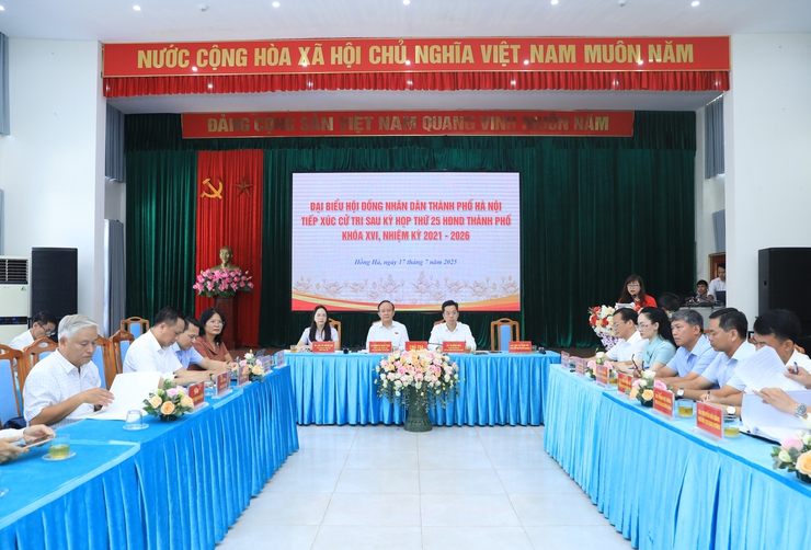 Chủ tịch HĐND Thành phố Nguyễn Ngọc Tuấn tiếp xúc cử tri các phường: Hoàn Kiếm, Cửa Nam, Hồng Hà- Ảnh 1.