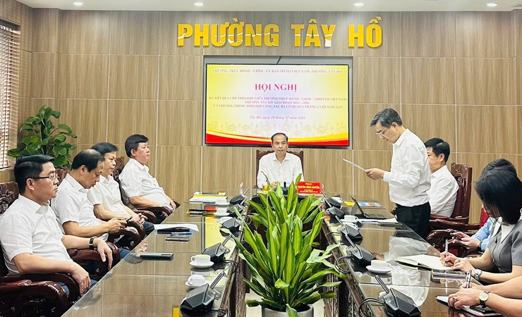 Thường trực HĐND - UBND - Ủy ban MTTQ Việt Nam phường Tây Hồ ký kết quy chế phối hợp- Ảnh 1.
