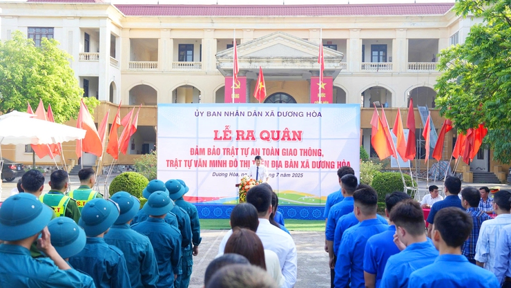 Xã Dương Hòa ra quân bảo đảm trật tự an toàn giao thông, trật tự văn minh đô thị- Ảnh 1.