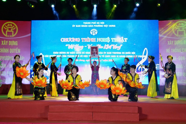 Đặc sắc chương trình nghệ thuật chào mừng Ngày thành lập phường Việt Hưng- Ảnh 6.