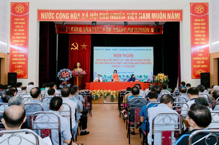 Phường Bồ Đề quyết tâm xây dựng bộ máy chính quyền mới hoạt động hiệu lực, hiệu quả, gần dân, vì dân- Ảnh 9.