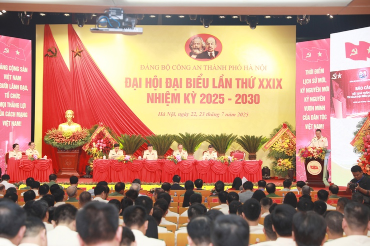 Công an Thành phố: Đổi mới tư duy, đẩy mạnh chuyển đối số, sẵn sàng đáp ứng các nhiệm vụ mới- Ảnh 2.