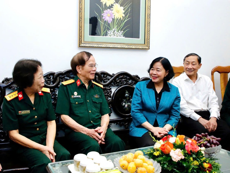 Bí thư Thành ủy Bùi Thị Minh Hoài thăm, tặng quà gia đình chính sách- Ảnh 3.