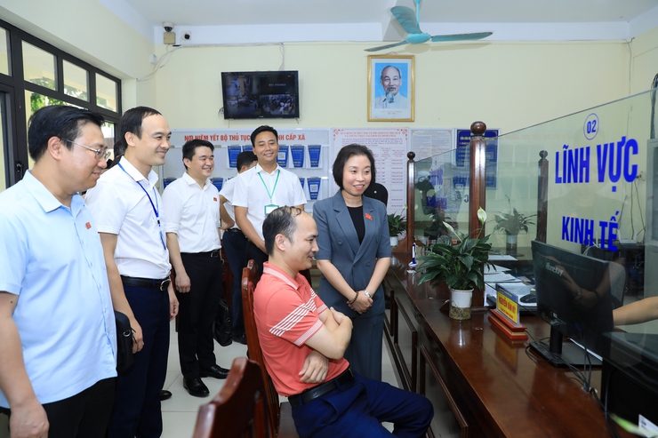 HĐND thành phố Hà Nội khảo sát về tổ chức hoạt động của HĐND xã Minh Châu- Ảnh 7.