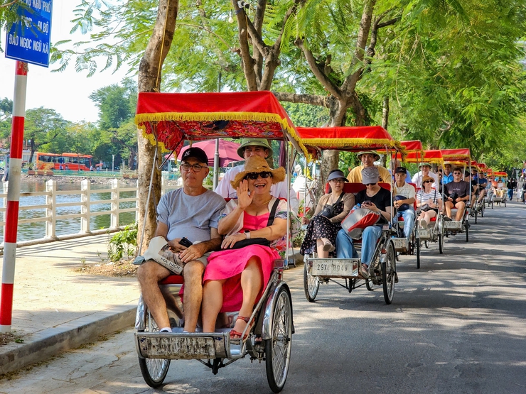 Khách du lịch đến Hà Nội trong tháng 7 tăng 10,3% so với cùng kỳ- Ảnh 1.