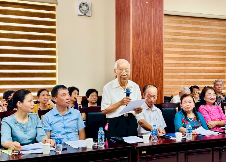 Phát huy vai trò của người cao tuổi trong xây dựng “Người Hà Nội thanh lịch, văn minh”- Ảnh 1.