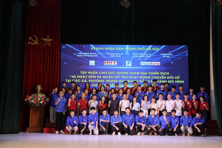Hà Nội khởi động chiến dịch "45 ngày đêm" thúc đẩy chuyển đổi số tại các xã, phường- Ảnh 4.