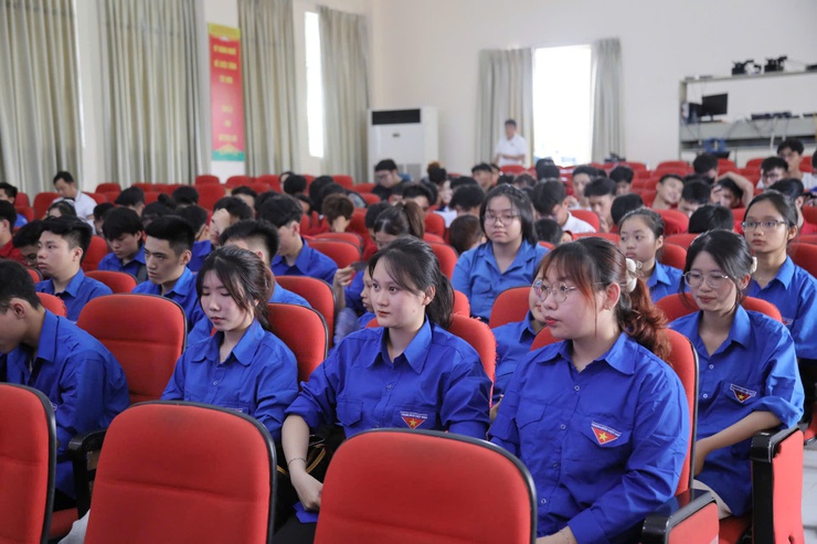 Hà Nội khởi động chiến dịch "45 ngày đêm" thúc đẩy chuyển đổi số tại các xã, phường- Ảnh 5.