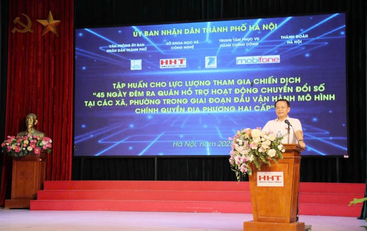 Hà Nội khởi động chiến dịch "45 ngày đêm" thúc đẩy chuyển đổi số tại các xã, phường- Ảnh 2.