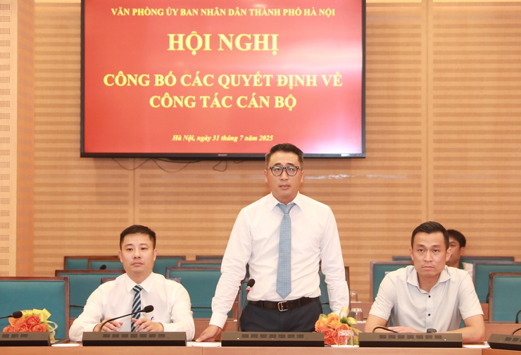Công bố quyết định công tác cán bộ tại Văn phòng UBND Thành phố- Ảnh 2.