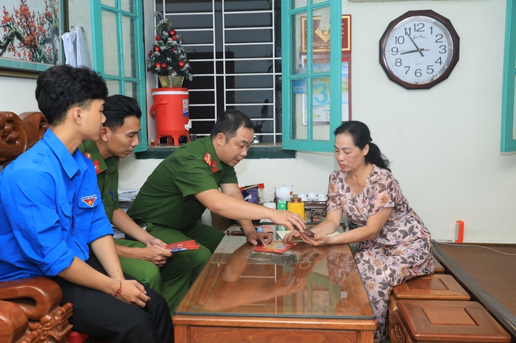 Chuyển đổi số đến từng ngõ, gõ từng nhà: Phường Cửa Nam khởi động chiến dịch 45 ngày đêm cao điểm- Ảnh 6.