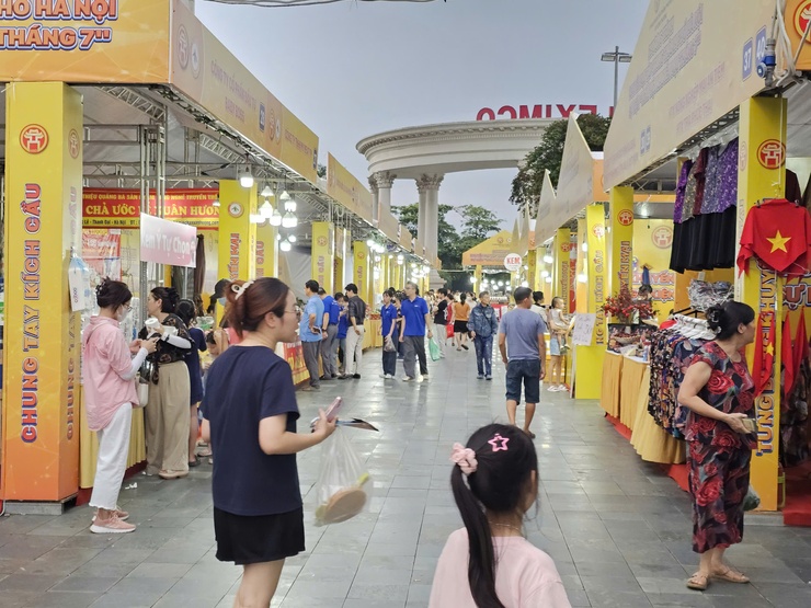 Nhiều hoạt động thúc đẩy Chương trình khuyến mại tập trung thành phố Hà Nội- Ảnh 1.