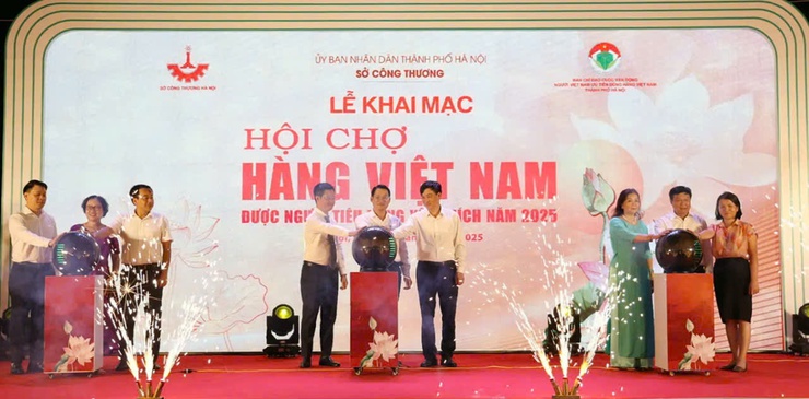 Gần 70 doanh nghiệp góp mặt tại Hội chợ hàng Việt Nam được người tiêu dùng yêu thích- Ảnh 2.
