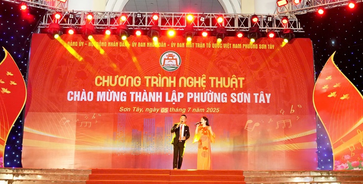 Rực rỡ sắc màu nghệ thuật chào mừng thành lập phường Sơn Tây- Ảnh 4.