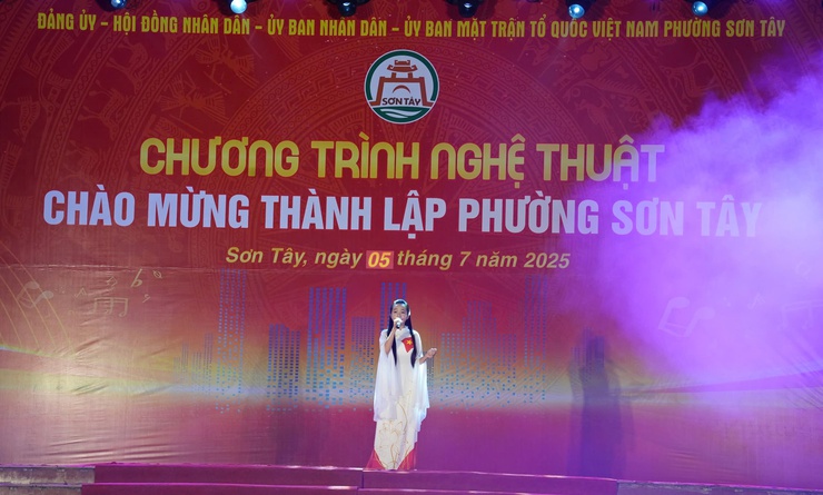 Rực rỡ sắc màu nghệ thuật chào mừng thành lập phường Sơn Tây- Ảnh 3.