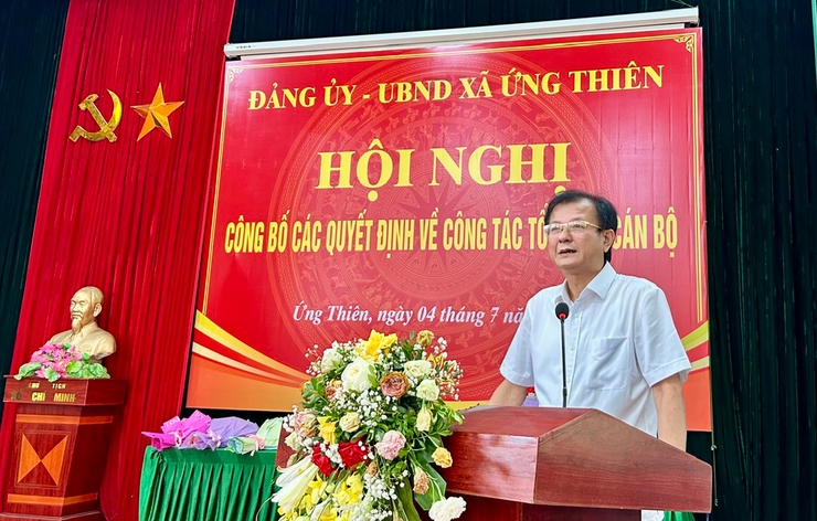 Xã Ứng Thiên công bố các quyết định về tổ chức bộ máy và công tác cán bộ- Ảnh 2.
