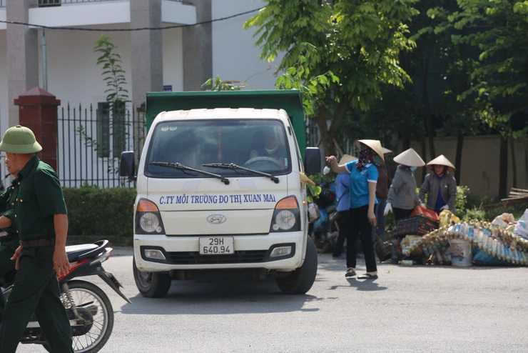 Xã Kiều Phú ra quân tổng vệ sinh môi trường- Ảnh 4.