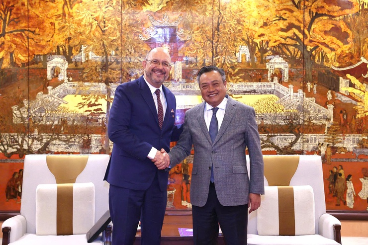 Chủ tịch UBND Thành phố Trần Sỹ Thanh tiếp Đại sứ Thụy Sĩ tại Việt Nam- Ảnh 1.