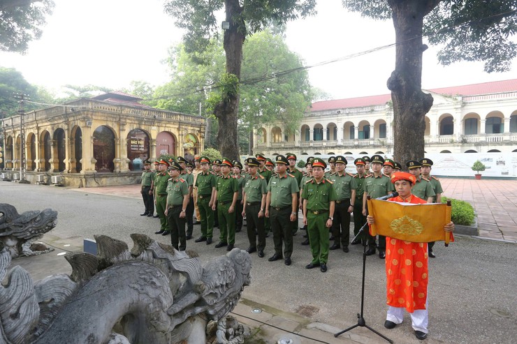 Công an Hà Nội tổ chức Lễ chào cờ Tổ quốc tại Hoàng thành Thăng Long- Ảnh 4.