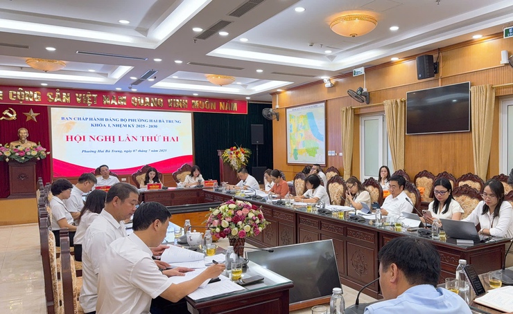 Phường Hai Bà Trưng công bố các quyết định về tổ chức bộ máy và công tác cán bộ- Ảnh 4.