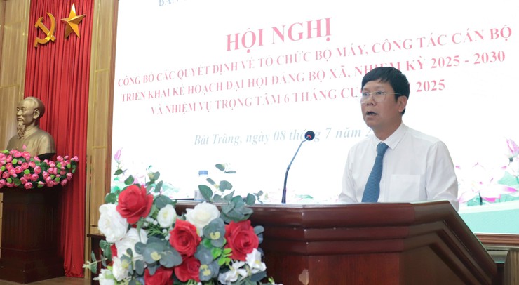 Xã Bát Tràng công bố các quyết định về tổ chức bộ máy và nhân sự, chuẩn bị Đại hội Đảng bộ nhiệm kỳ mới- Ảnh 7.