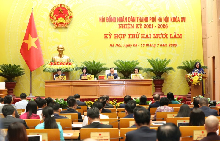 Hanoi Party Chief calls for more effective and transparent decision-making process- Ảnh 2. Hanoi Party Chief calls for more effective and transparent decision-making process- Ảnh 2.