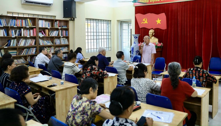 Tây Hồ hướng dẫn đảng viên cài đặt ứng dụng giải quyết thủ tục hành chính của Đảng- Ảnh 1.