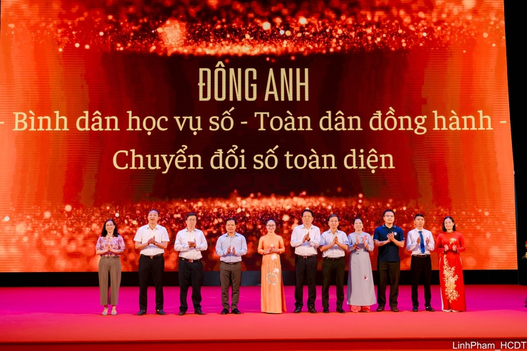 Xã Đông Anh phấn đấu trở thành điểm sáng trong phong trào “Bình dân học vụ số” của Thủ đô và cả nước- Ảnh 1.