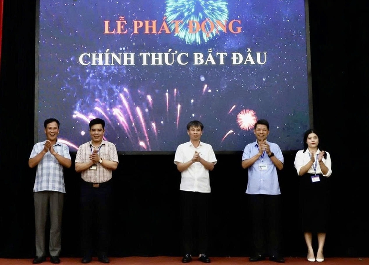 Xã Hồng Vân ra quân hỗ trợ chuyển đổi số, hướng tới chính quyền số hiện đại- Ảnh 2.