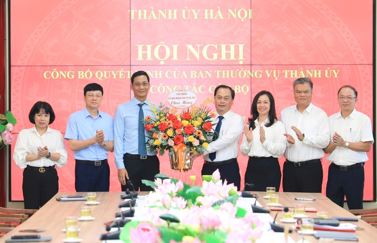 Đồng chí Nguyễn Mạnh Quân được bổ nhiệm Phó Chánh Văn phòng Thành ủy Hà Nội- Ảnh 3.