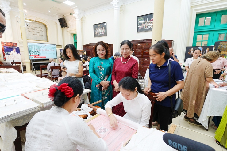 “Sợi chỉ thời gian”: Kết nối di sản với đời sống đương đại- Ảnh 1.