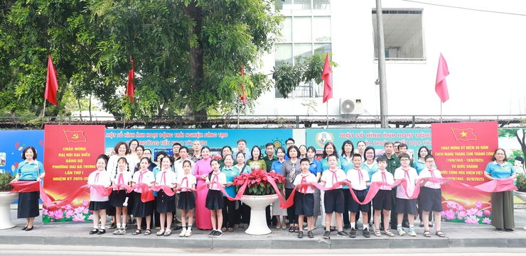 Phường Hai Bà Trưng: Khánh thành mô hình tuyến phố hoa Lê Đại Hành- Ảnh 1.