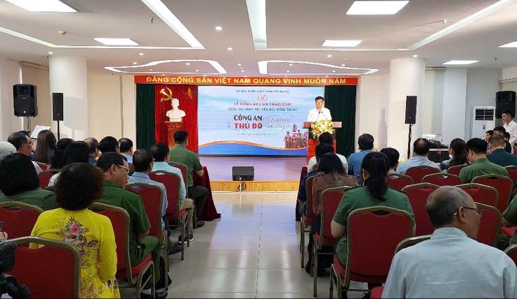 Trao giải Cuộc thi sáng tác văn học nghệ thuật "Công an Thủ đô vì bình yên cuộc sống"- Ảnh 2.