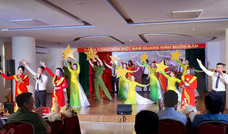 Trao giải Cuộc thi sáng tác văn học nghệ thuật "Công an Thủ đô vì bình yên cuộc sống"- Ảnh 1.