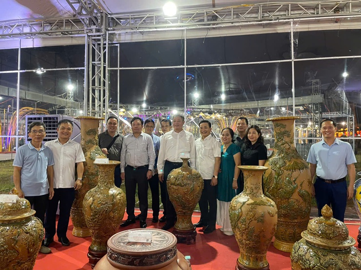 Tôn vinh tinh hoa thủ công Hà Nội tại Hội chợ triển lãm, quà tặng Thủ đô năm 2025- Ảnh 6.