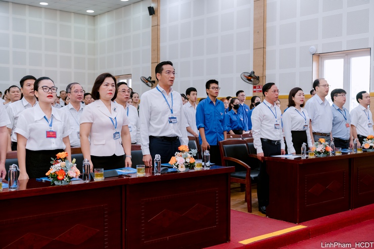 Phường Long Biên phát động hưởng ứng Chiến dịch “45 ngày đêm ra quân hỗ trợ hoạt động chuyển đổi số”- Ảnh 1.